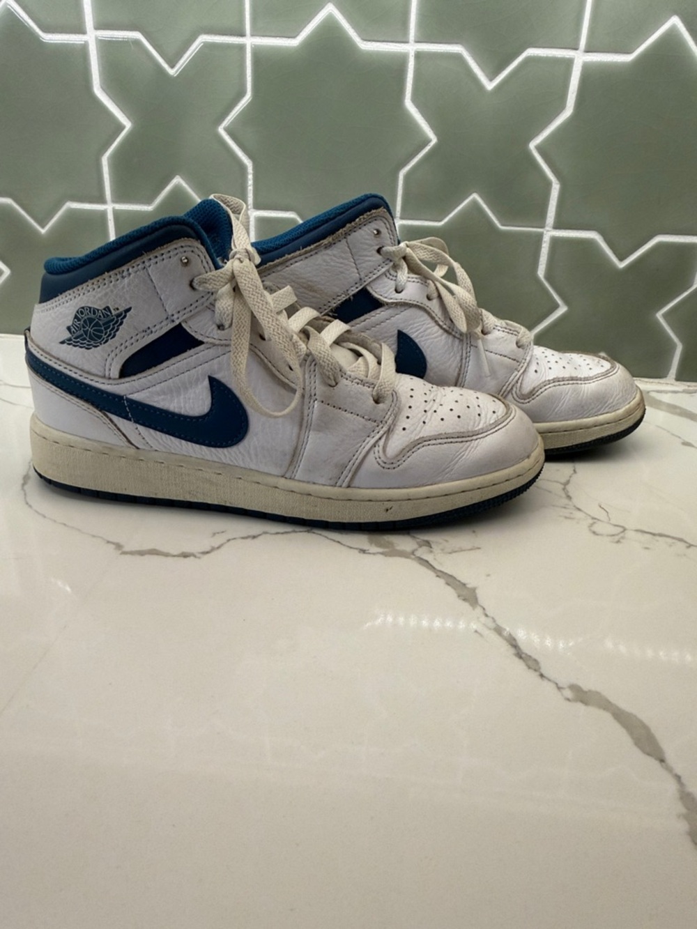Nike Air Jordan 1 Mid Kids Shoes 5Y
